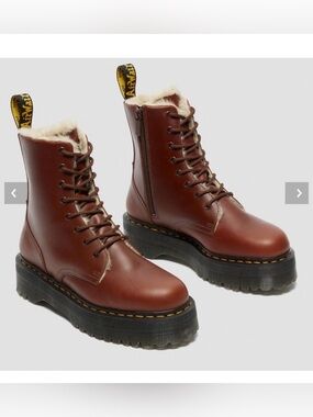 Dr. Martens Women's Brown Abruzzo boots with fur size 8W/7M